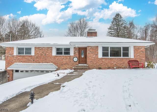 Property at 5 Thornlot Rd, Vernon Twp., NJ 07460-1500, 3 beds, 2 baths
