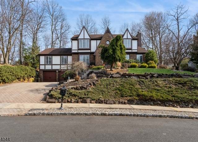 Property at 87 Highland Cir, Berkeley Heights Twp., NJ 07922-2129, 5 beds, 3.5 baths