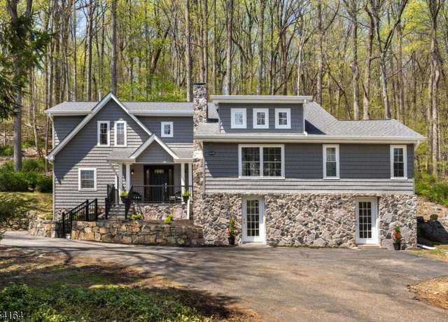 Property at 26 Woodland Rd, Mendham Twp., NJ 07960-3343, 3 beds, 3.5 baths