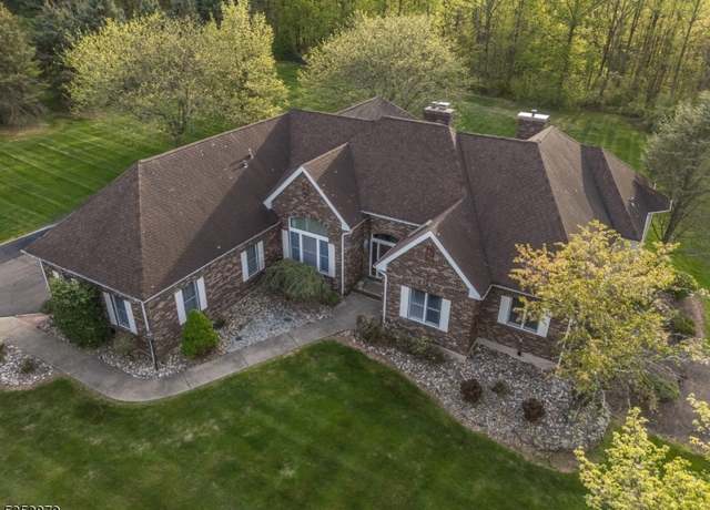 Property at 17 Baptist Church Rd, Union Twp., NJ 08827-4113, 3 beds, 2.5 baths