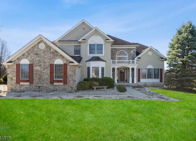 Property at 26 Red Hawk Ln, Greenwich Twp., NJ 08886-2215, 4 beds, 2.5 baths