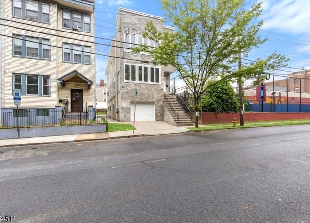 Property at 22 Speedway Ave, Newark City, NJ 07106-2209, 6 beds, 4.5 baths