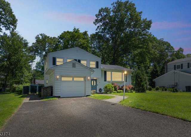 Property at 76 Briarwood Dr E, Berkeley Heights Twp., NJ 07922, 4 beds, 2.5 baths