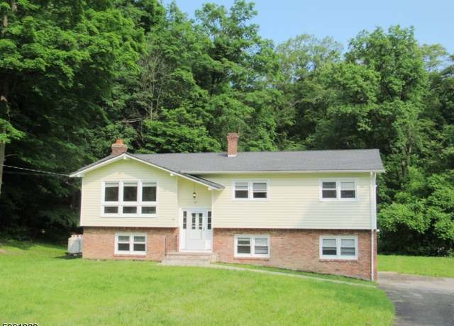Property at 81 Sammis Rd, Vernon Twp., NJ 07461-4912, 4 beds, 2.5 baths