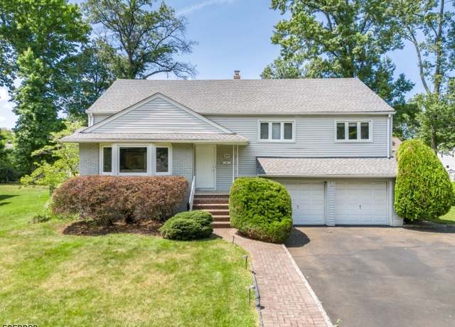Property at 29 Janet Ln, Springfield Twp., NJ 07081-2756, 4 beds, 2.5 baths