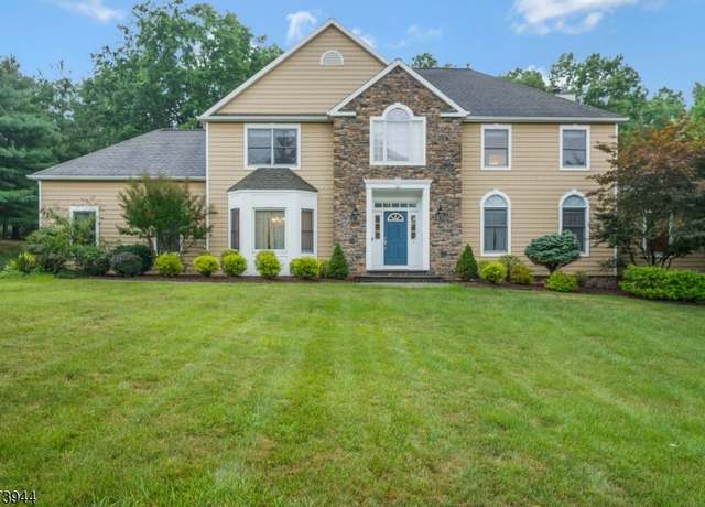 Property at 4 Gibson Ter, Bridgewater Twp., NJ 08807-2256, 4 beds, 2.5 baths