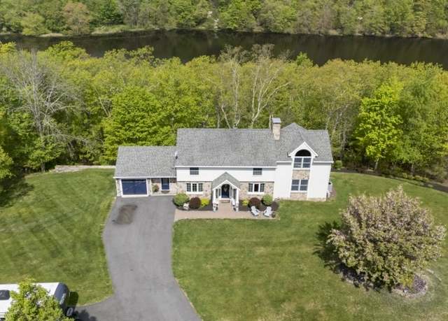 Property at 19 Crest Rd, Wantage Twp., NJ 07461-2612, 4 beds, 3 baths