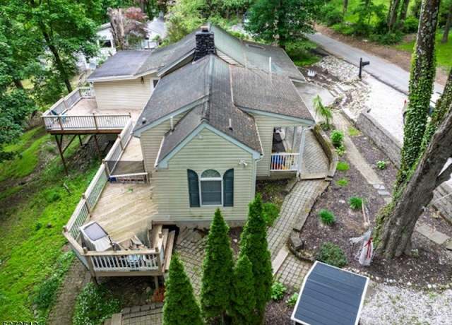 Property at 6 Pinecliff Rd, Andover Twp., NJ 07860-9727, 3 beds, 2 baths