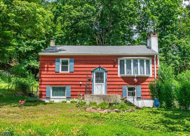 Property at 34 Ricker Rd, Kinnelon Boro, NJ 07405-2343, 3 beds, 1.5 baths