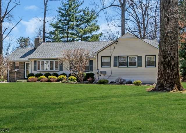 Property at 155 Rockview Ave, North Plainfield Boro, NJ 07060-4568, 3 beds, 2 baths
