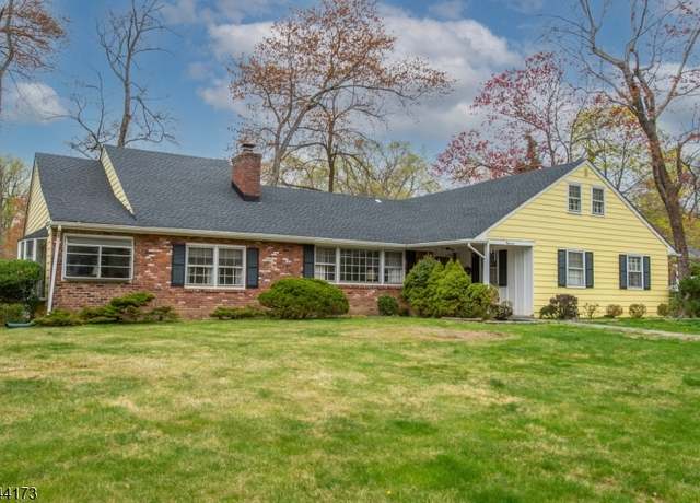 Property at 19 Cleveland Ave, Morris Plains Boro, NJ 07950-1811, 5 beds, 3 baths