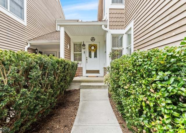 Property at 93 N Edgewood Rd, Bedminster Twp., NJ 07921-1650, 3 beds, 3.5 baths