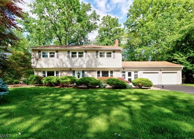 Property at 17 Druid Hill Dr, Parsippany-troy Hills Twp., NJ 07054-1453, 4 beds, 2.5 baths