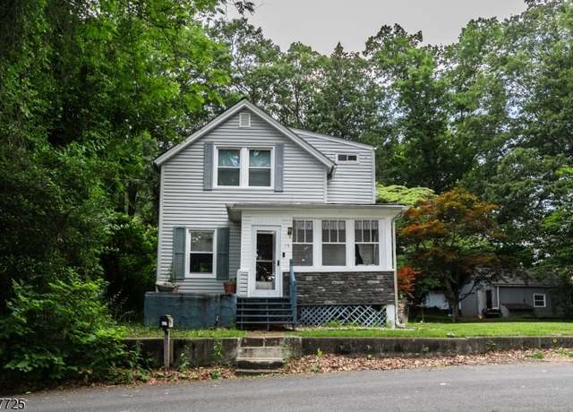 Property at 15 Blakely Ave, Rockaway Twp., NJ 07801-1828, 3 beds, 2 baths