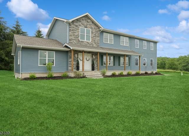 Property at 4 Sterling Dr, Wantage Twp., NJ 07461-1104, 5 beds, 3.5 baths