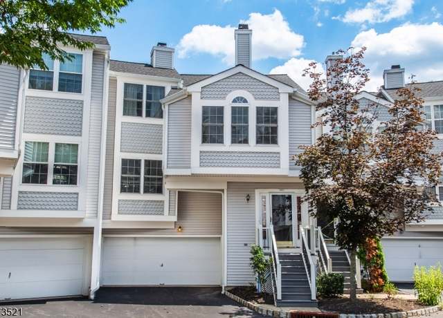 Property at 1002 Edgehill Ter, Whippany, NJ 07981-1418, 2 beds, 2.5 baths