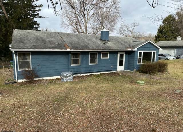 Property at 133 N Prospect St, Lopatcong Twp., NJ 08865-1340, 2 beds, 1 bath