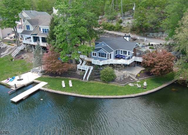 Property at 229A Squaw Trl, Hopatcong Boro, NJ 07821-2800, 3 beds, 1.5 baths