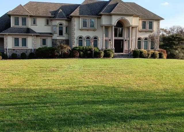 Property at 2 Kristina Way, Raritan Twp., NJ 08822-4114, 4 beds, 4.5 baths