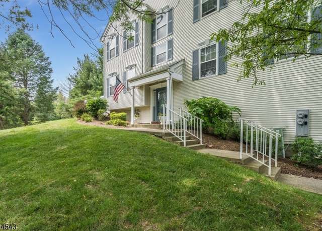 Property at 15 Clark Ct, Bernards Twp., NJ 07920-2981, 3 beds, 2.5 baths