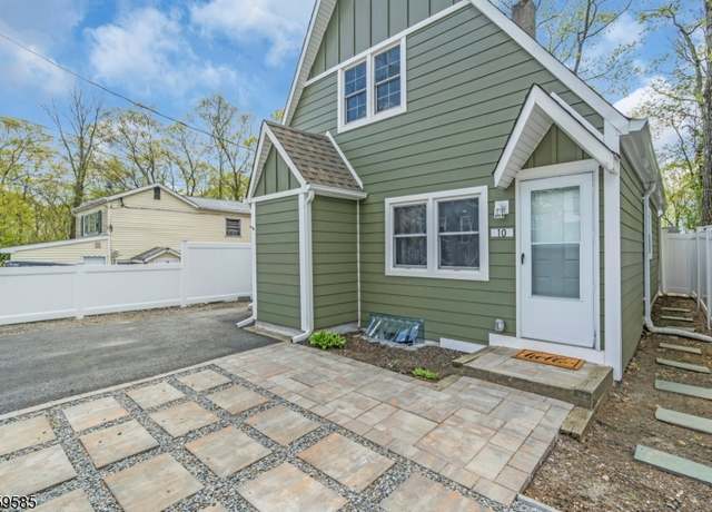 Property at 10 Rutgers Way, Hopatcong Boro, NJ 07843-1231, 2 beds, 2 baths