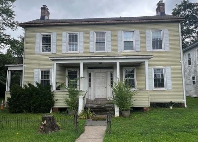 Property at 7 Market St, Franklin Twp., NJ 08873-7135, 6 beds, 4 baths