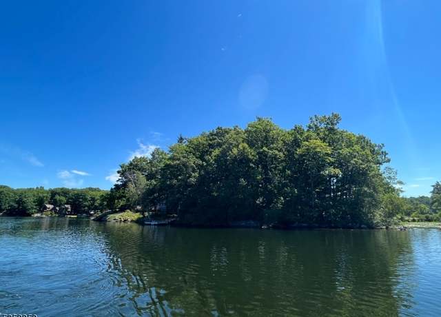 Property at 120 Island Rd, Vernon Twp., NJ 07422-2052, 3 beds, 2 baths