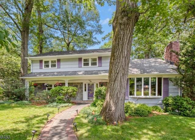 Property at 10 Cross Way, New Providence Boro, NJ 07974-2626, 4 beds, 2.5 baths