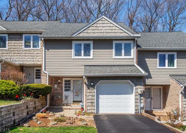 Property at 61 Continental Rd, Parsippany-troy Hills Twp., NJ 07950-1276, 3 beds, 2.5 baths