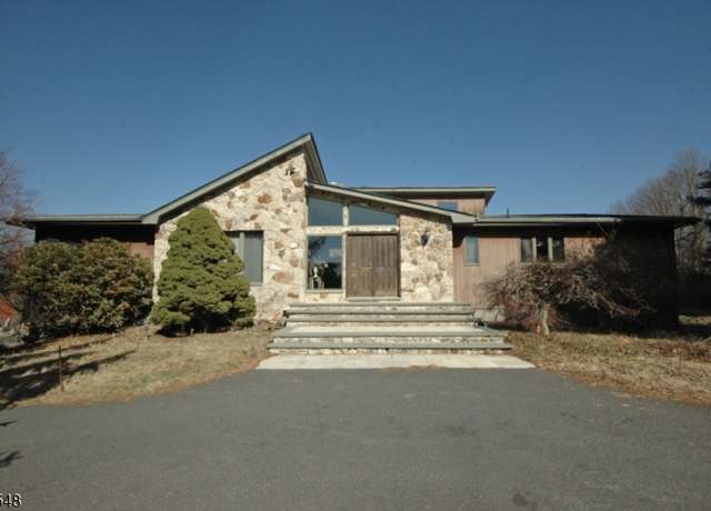 Property at 84 Liberty Corner Rd, Warren Twp., NJ 07059-6708, 3 beds, 2.5 baths