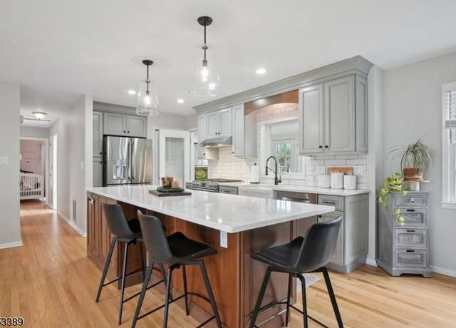 Property at 2 E Ridge Rd, Mendham Twp., NJ 07945, 3 beds, 1.5 baths