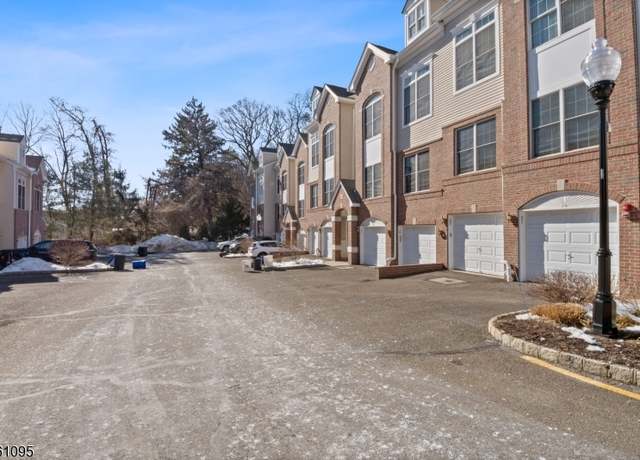 Property at 3 Ashley Ct #702, Hawthorne Boro, NJ 07506-2264, 2 beds, 2.5 baths