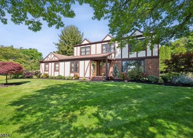 Property at 31 Shannon Rd, Bridgewater Twp., NJ 08807-2649, 5 beds, 2.5 baths
