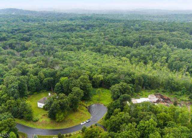 Property at 19 Lourdes Ct, Andover Twp., NJ 07821-2600