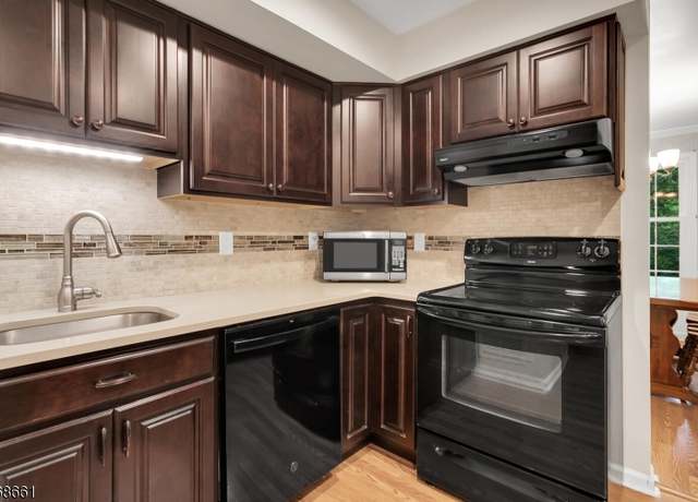 Property at 26 Countryside Dr #26, Bernards Twp., NJ 07920-2029, 1 bed, 1 bath