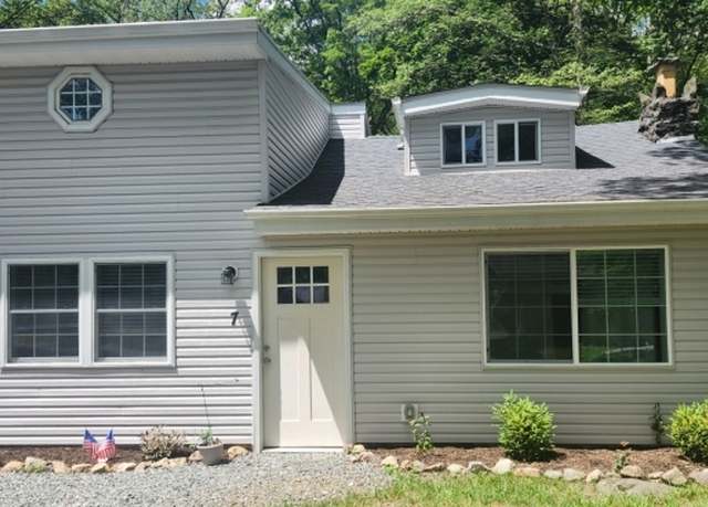 Property at 7 Setting Sun Trl, West Milford Twp., NJ 07480-4133, 2 beds, 1.5 baths