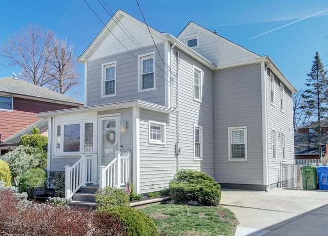 Property at 34 E Munsell Ave, Linden City, NJ 07036-3116, 3 beds, 2.5 baths