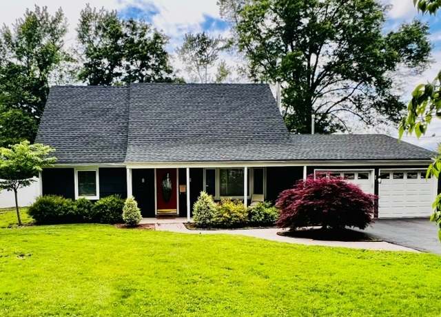 Property at 10 Evergreen Rd, Franklin Twp., NJ 08873-2822, 4 beds, 2 baths