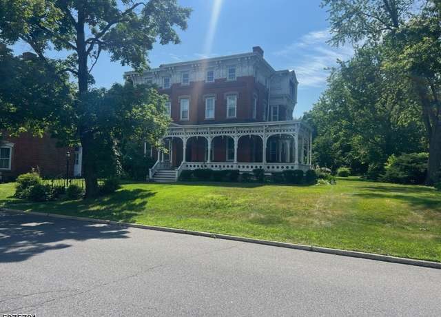 Property at 15 Market St, Franklin Twp., NJ 08873-7135, 4 beds, 3.5 baths