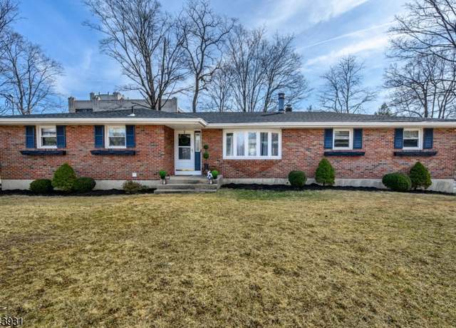 Property at 10 Woodstone Rd, Rockaway Boro, NJ 07866-4112, 3 beds, 2.5 baths