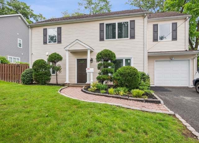 Property at 16 Elmwood Dr, Livingston Twp., NJ 07039-2205, 5 beds, 3 baths