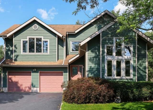 Property at 73 Beechwood Cir, Hillsborough Twp., NJ 08844-1100, 6 beds, 2.5 baths