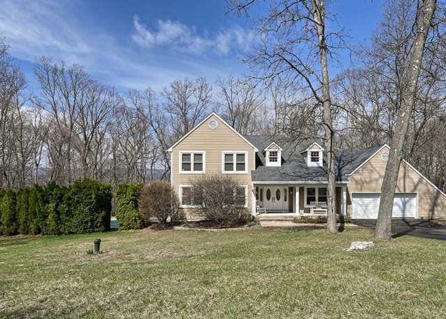 Property at 7 Eric Trl, Vernon Twp., NJ 07461-4106, 4 beds, 2.5 baths