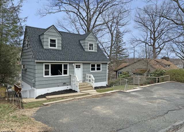 Property at 61 Elba Ave, Hopatcong Boro, NJ 07843-1849, 3 beds, 2 baths
