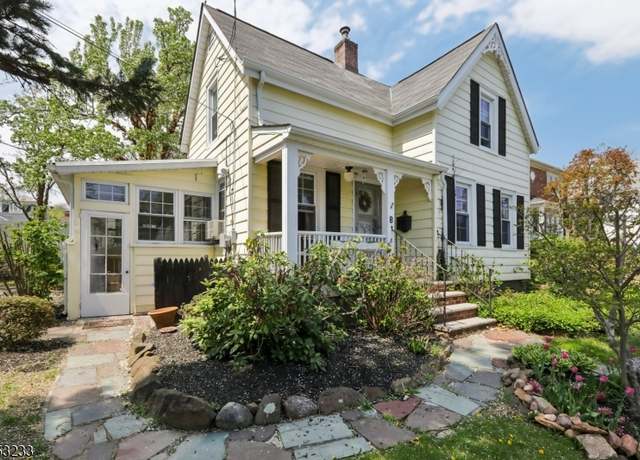 Property at 8 Chapel St, Summit City, NJ 07901-4002, 3 beds, 1 bath