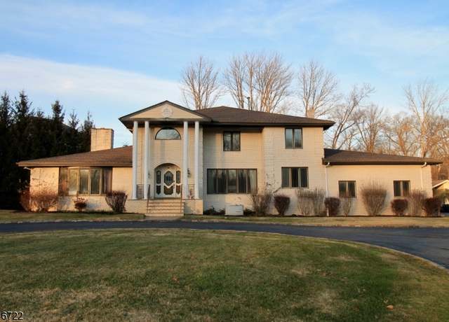 Property at 251 Bee Meadow Pkwy, Parsippany-troy Hills Twp., NJ 07981-1348, 7 beds, 6 baths