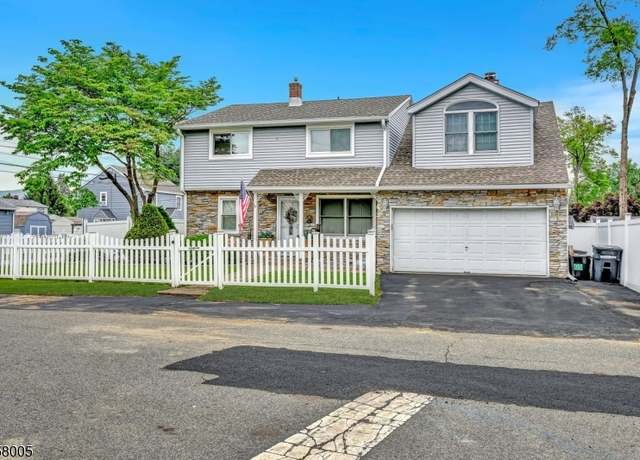 Property at 2 Milton Pl, Wanaque Boro, NJ 07420-1124, 5 beds, 2 baths
