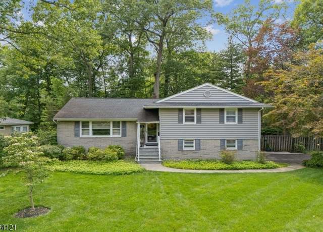 Property at 198 Pittsford Way, New Providence, NJ 07974-2433, 3 beds, 2.5 baths