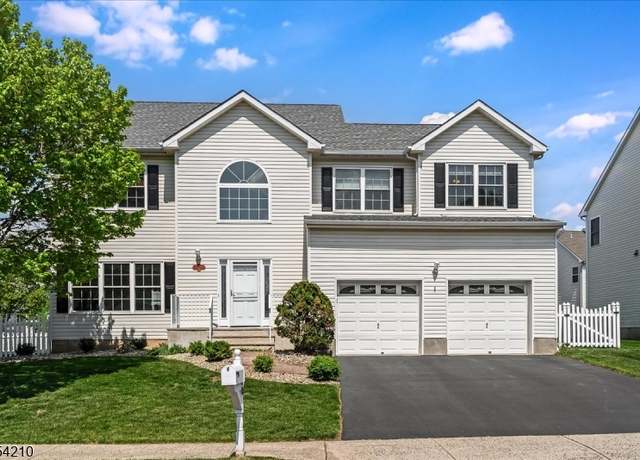 Property at 30 Murphy Dr, Bridgewater Twp., NJ 08807-5779, 4 beds, 2.5 baths