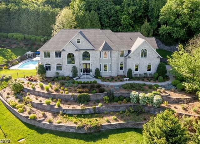 Property at 37 Gregory Ave, West Orange Twp., NJ 07052-4712, 5 beds, 3.5 baths
